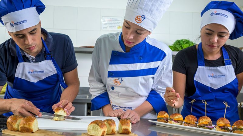 Catering y eventos: planificar, producir y servir